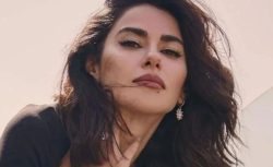 Ünlü Oyuncu Nesrin Cavadzade’den Cesur Kareler