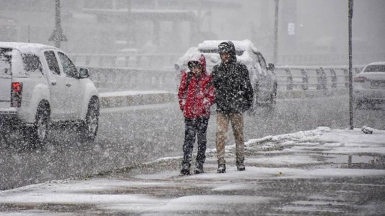 İstanbul için alarm verildi: AKOM İzlanda kaynaklı soğuk havaya dikkat çekti