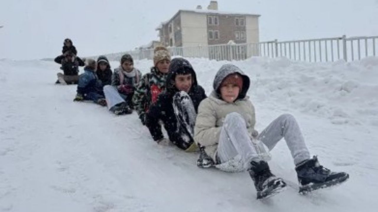 İstanbul’da Yarın Okullar Tatil mi? 2 Ocak İçin Kar Tatili Olan İller Açıklandı